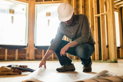 Valderci Malagosini Machado analisa por que construir rápido pode gerar custos ocultos no futuro, enquanto construir certo garante durabilidade, desempenho e menos problemas ao longo dos anos.