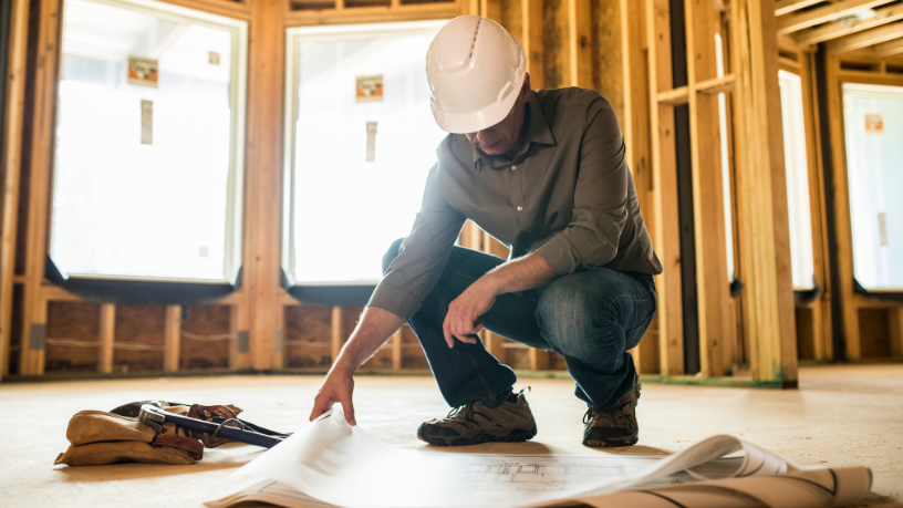Valderci Malagosini Machado analisa por que construir rápido pode gerar custos ocultos no futuro, enquanto construir certo garante durabilidade, desempenho e menos problemas ao longo dos anos.
