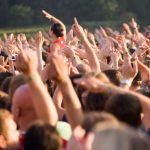 Shakira reúne mais de 400 mil pessoas em show gratuito no México e reforça força global do pop latino