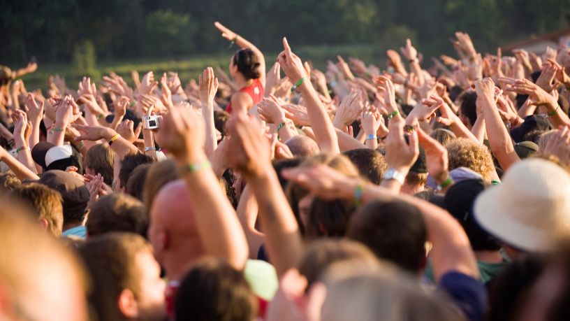 Shakira reúne mais de 400 mil pessoas em show gratuito no México e reforça força global do pop latino