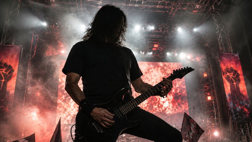 Daron Malakian e a Polarização Política: Por Que o Discurso do Guitarrista do System of a Down no Sick New World Merece Atenção