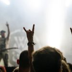 A Trajetória de Bandas Independentes até os Grandes Festivais e a Nova Lógica do Mercado Musical