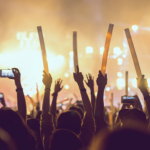 Congresso discute novas regras contra cambismo de ingressos e pode mudar acesso a shows e festivais no Brasil